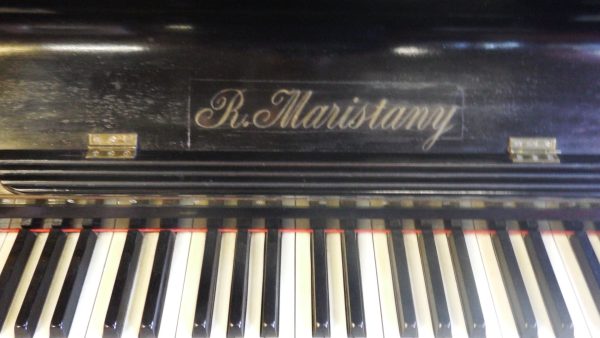 PIANO ANTIGUO R. MARISTANY